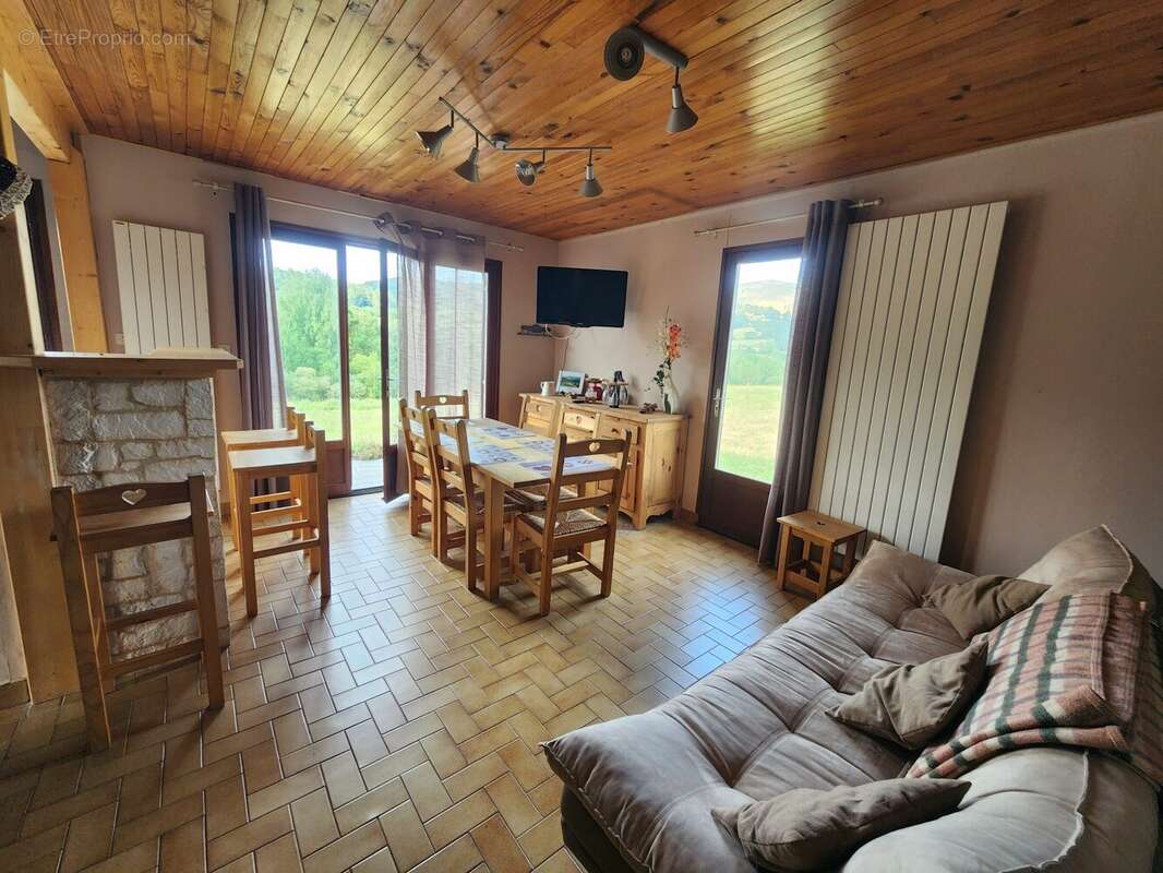Maison 95 m² à Ancelle  - photo 3