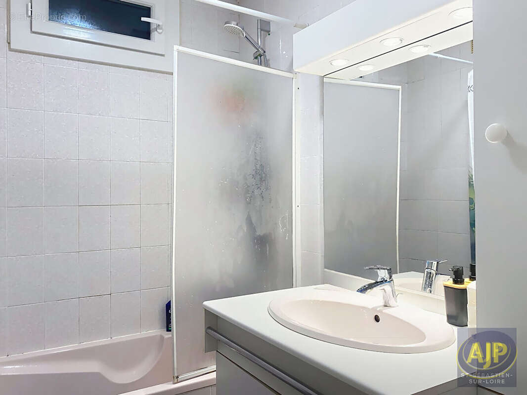 Appartement T3 St Sébastien Douet - photo 4