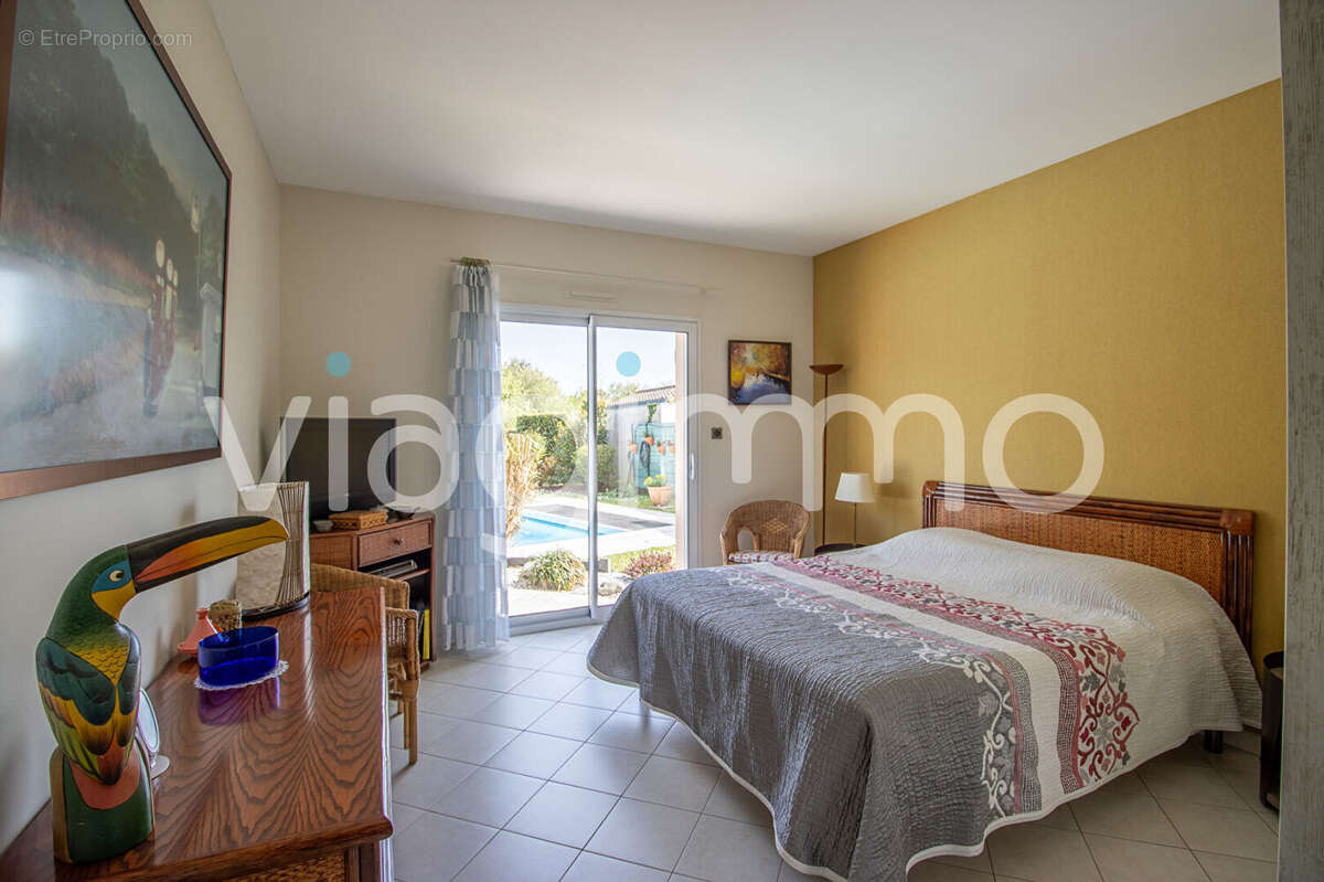 Faite pour les épicuriens : Maison Saint Gilles Croix De Vie 9 pièce(s) 200 m2 - photo 6