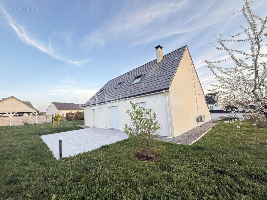 Maison à LA CHAPELLE-SAINT-URSIN