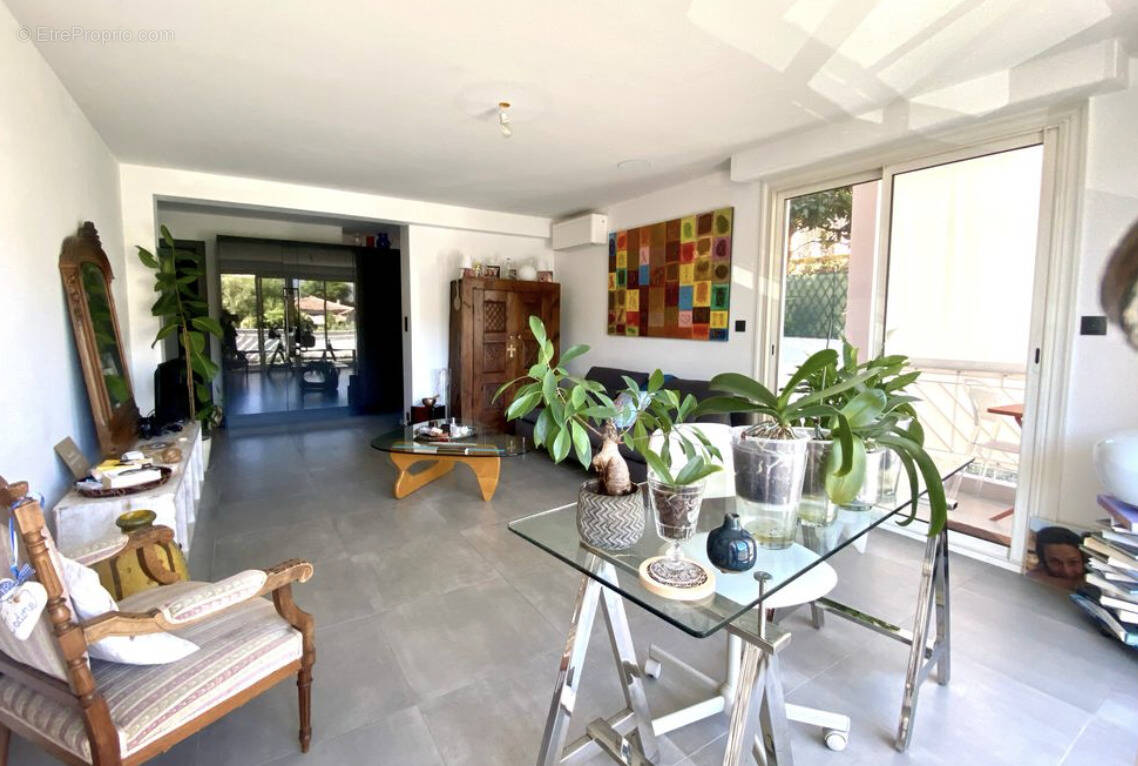 Appartement à MARSEILLE-7E