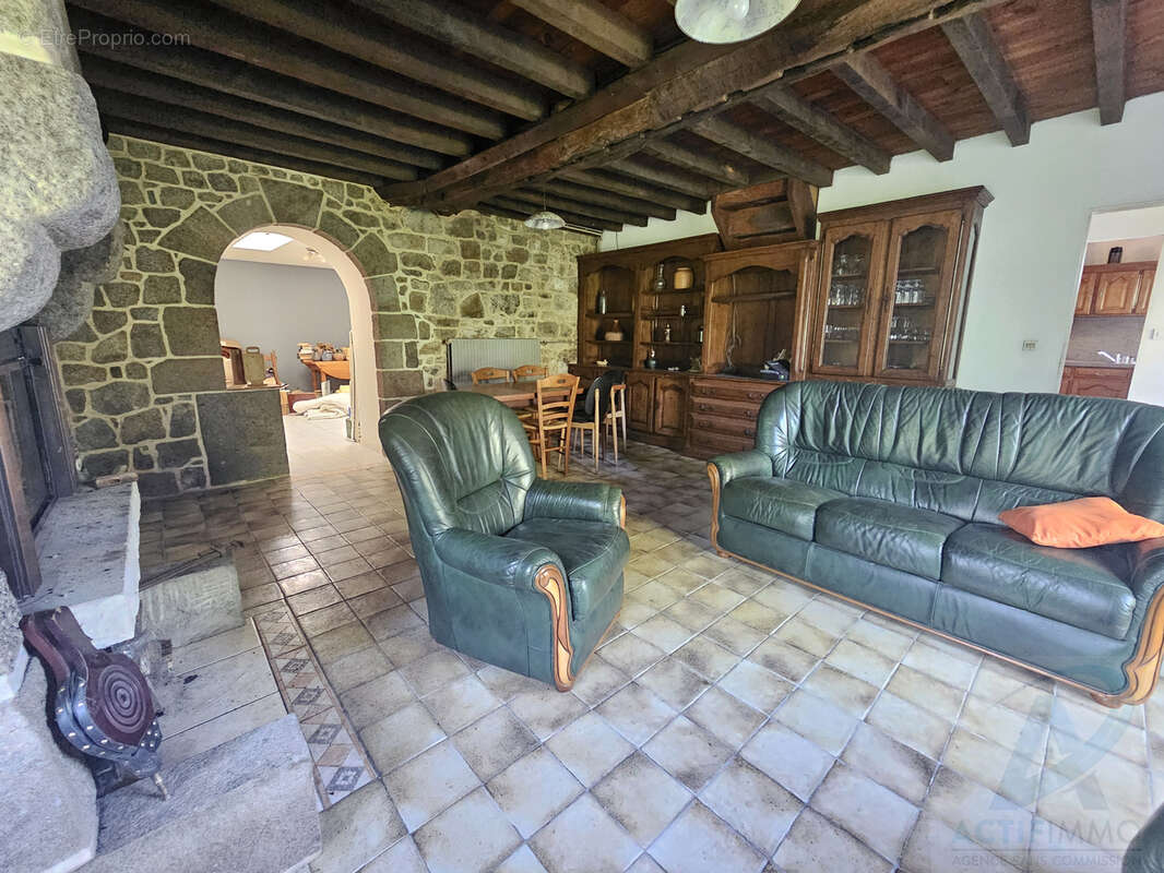 Maison à BELLOU-EN-HOULME