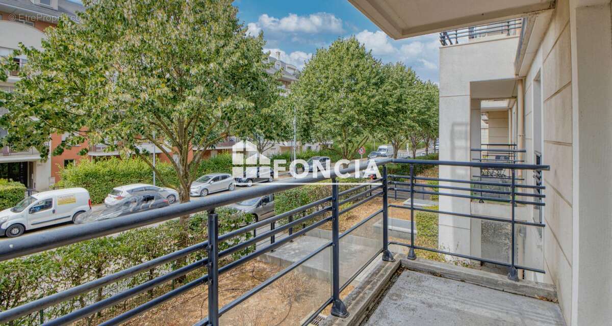 Idéal pour un 1er achat ou un investissement locatif ! Rue de la Senette à Carrières-sous-poissy (78) - Appartement T2 rénové 42 - photo 2