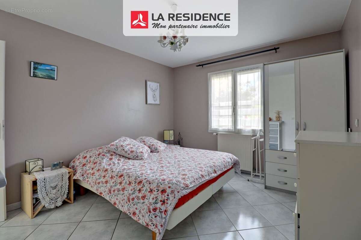 Maison à MAURECOURT