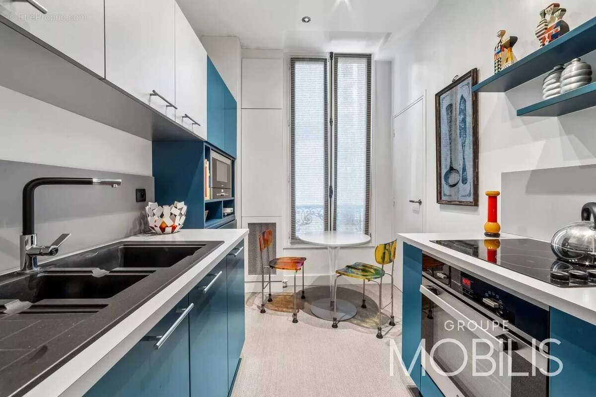 Appartement à PARIS-16E