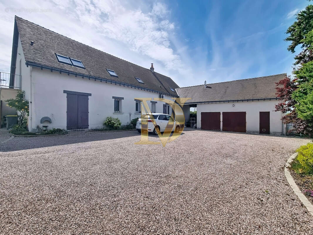 Maison 307 m² à Francueil  - photo 6