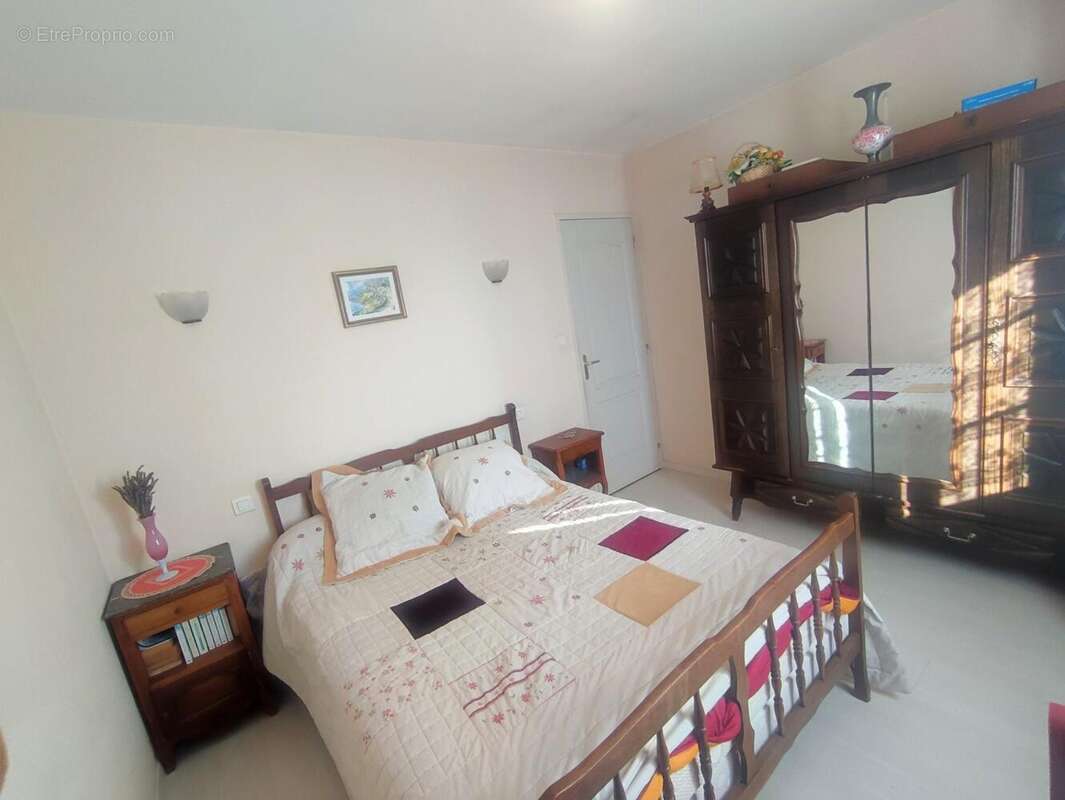 Maison 136 m² à Saint-Front-La-Riviere  - photo 5