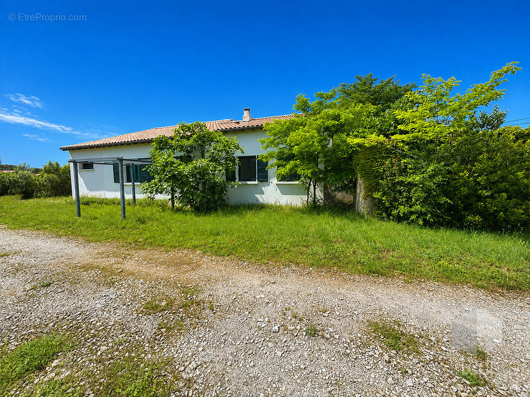 Maison à MONTELIMAR