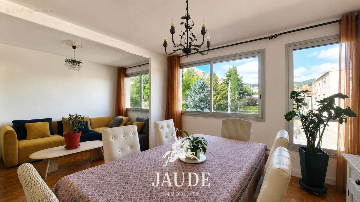Appartement 81 m2 traversant avec 3 chambres et un garage privatif - photo 2