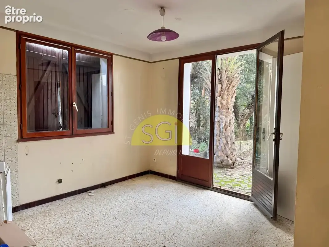 Maison sur 1628 m2 de terrain avec 2 garages et avec piscine . - photo 8