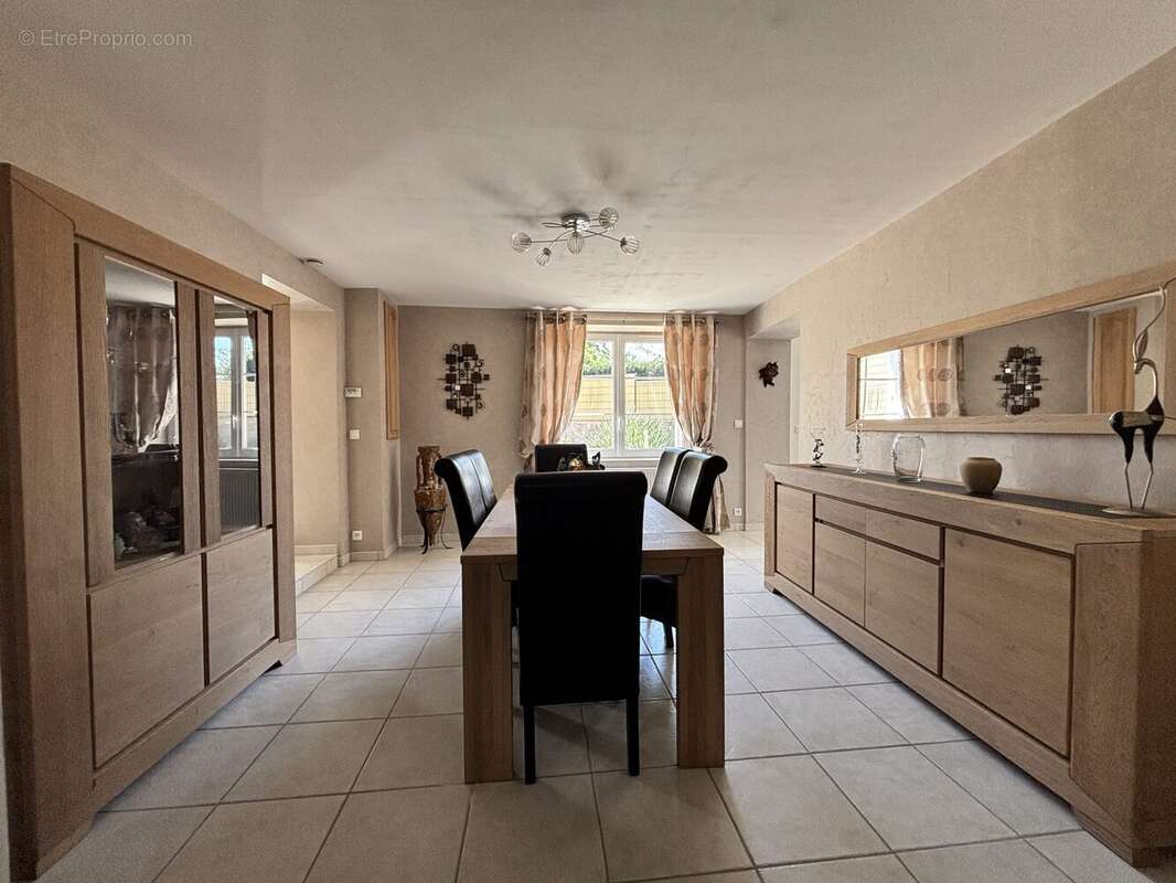 Maison 141 m² à Propieres  - photo 8