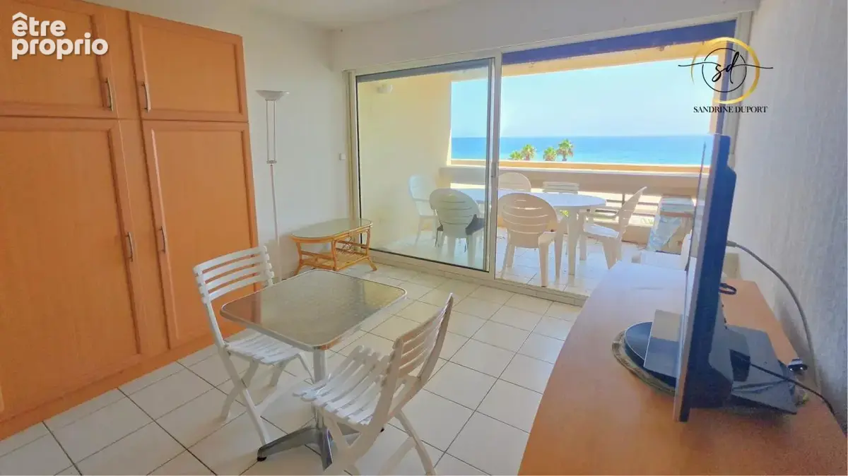 Pied a terre face à la mer -accès direct plage -terrasse -parking privé - piscine - photo 16