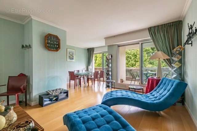 Appartement à NEUILLY-SUR-SEINE