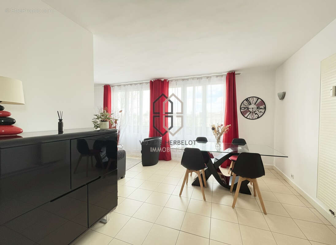 Appartement à SAINT-MAUR-DES-FOSSES