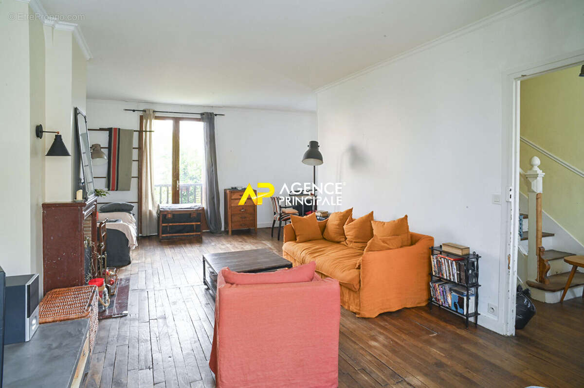 Maison à SARTROUVILLE