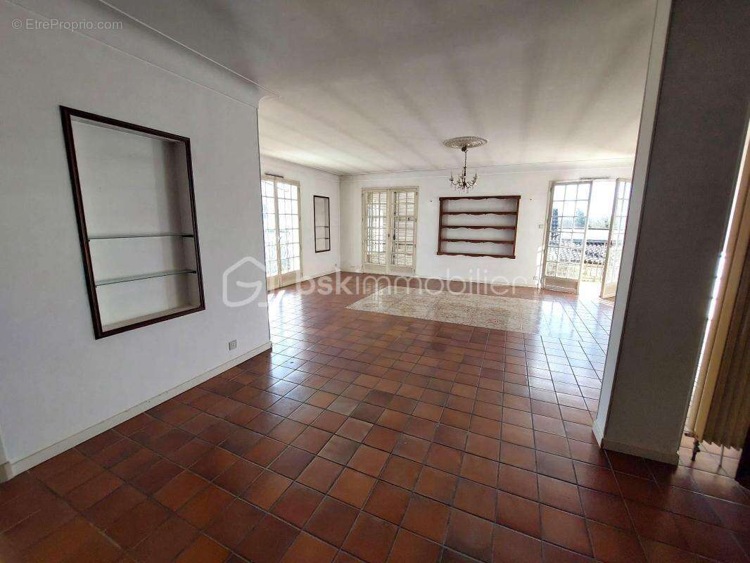 Maison à SERRES-CASTET