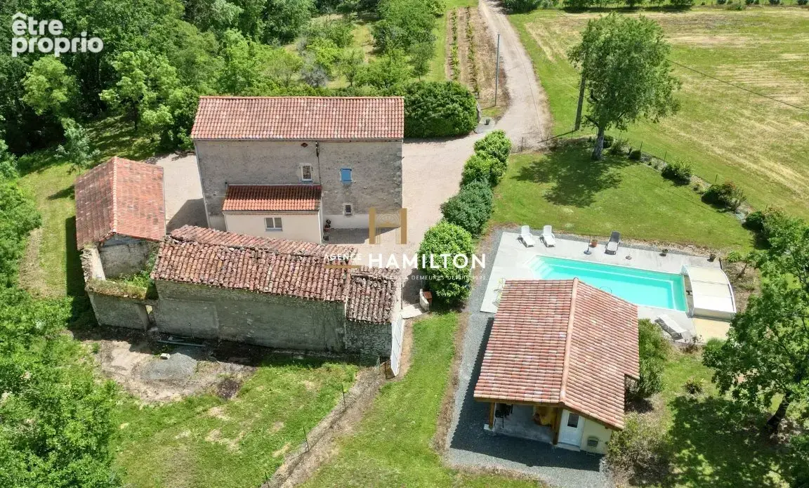 Superbe maison en pierre rénovée, avec bois et terrains attenants - photo 2