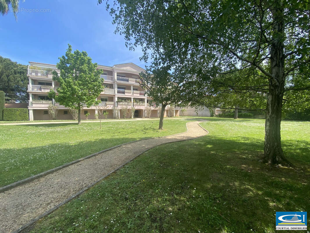 Appartement 62 m² à Tournon-Sur-Rhone  - photo 2