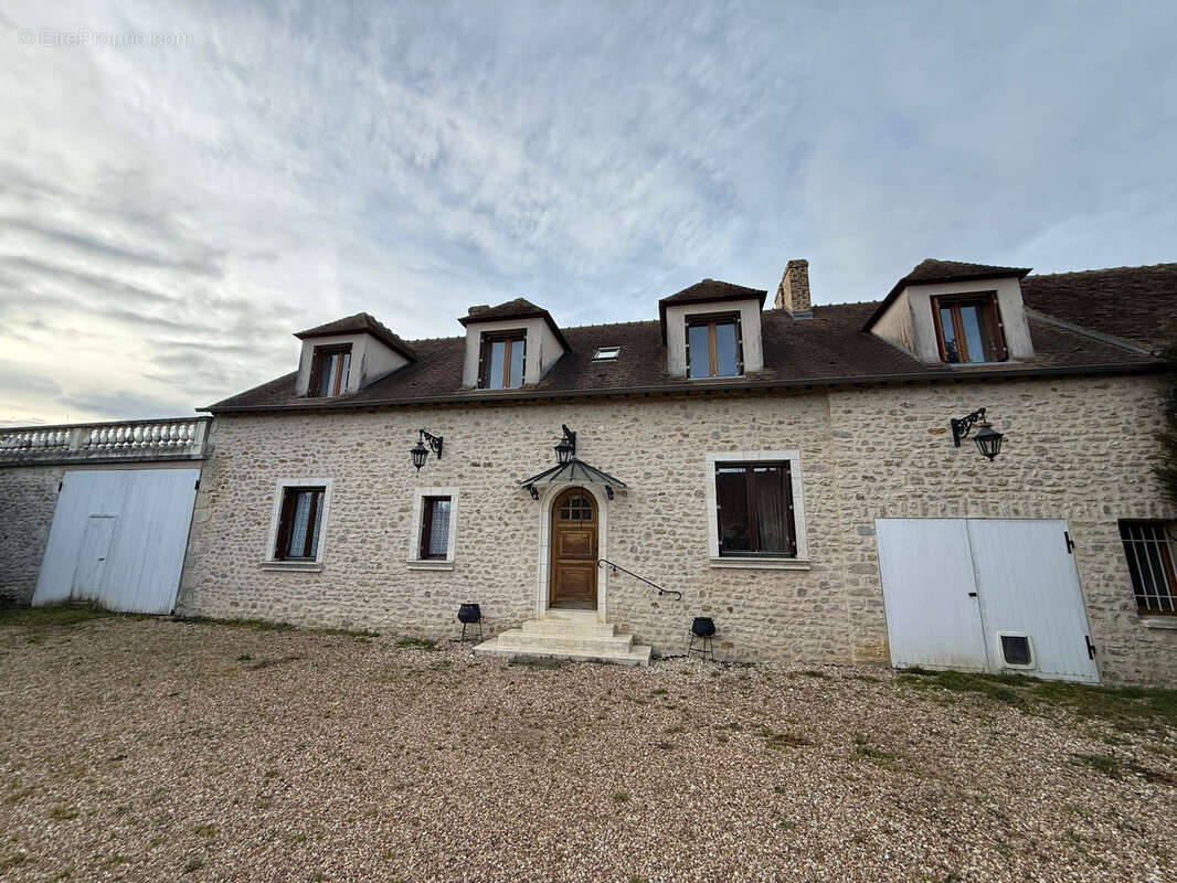 Maison à MEROBERT