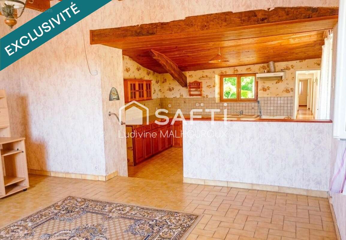 Maison 135 m² à Juillaguet  - photo 5