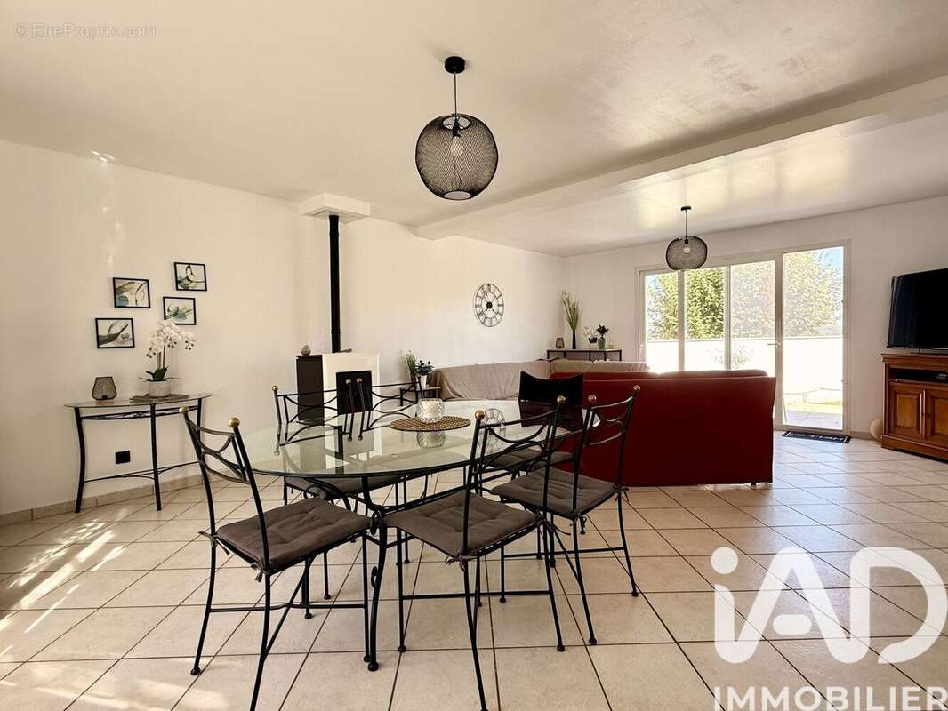 Maison 146 m² à Nerville-La-Foret  - photo 2