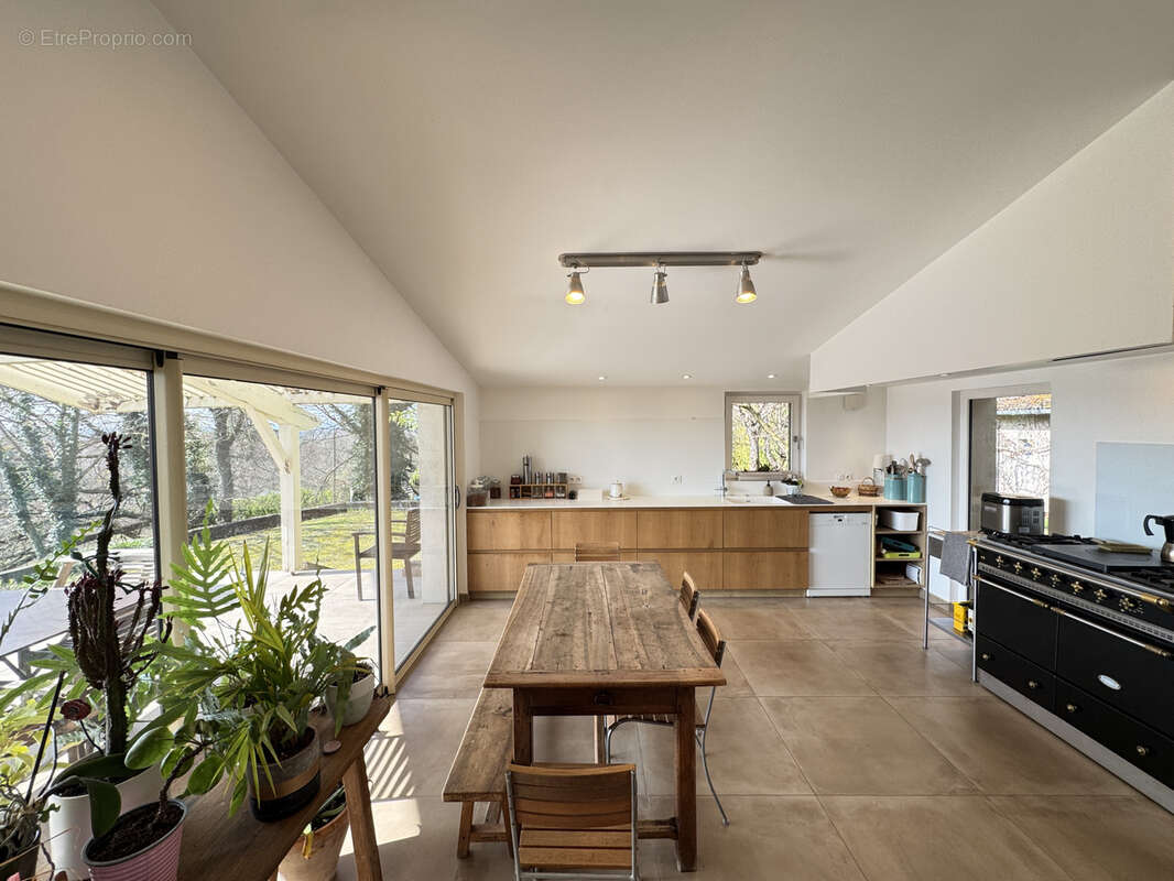 Maison à ROMANS-SUR-ISERE