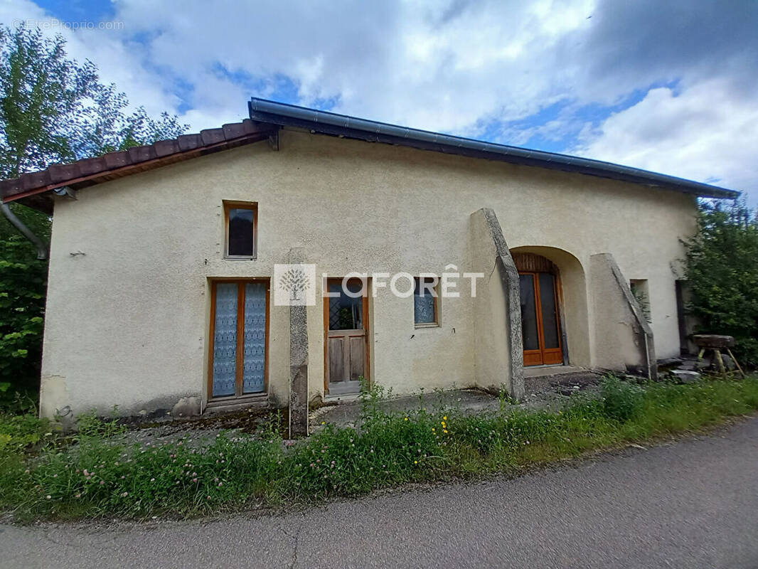Maison à DOUCIER