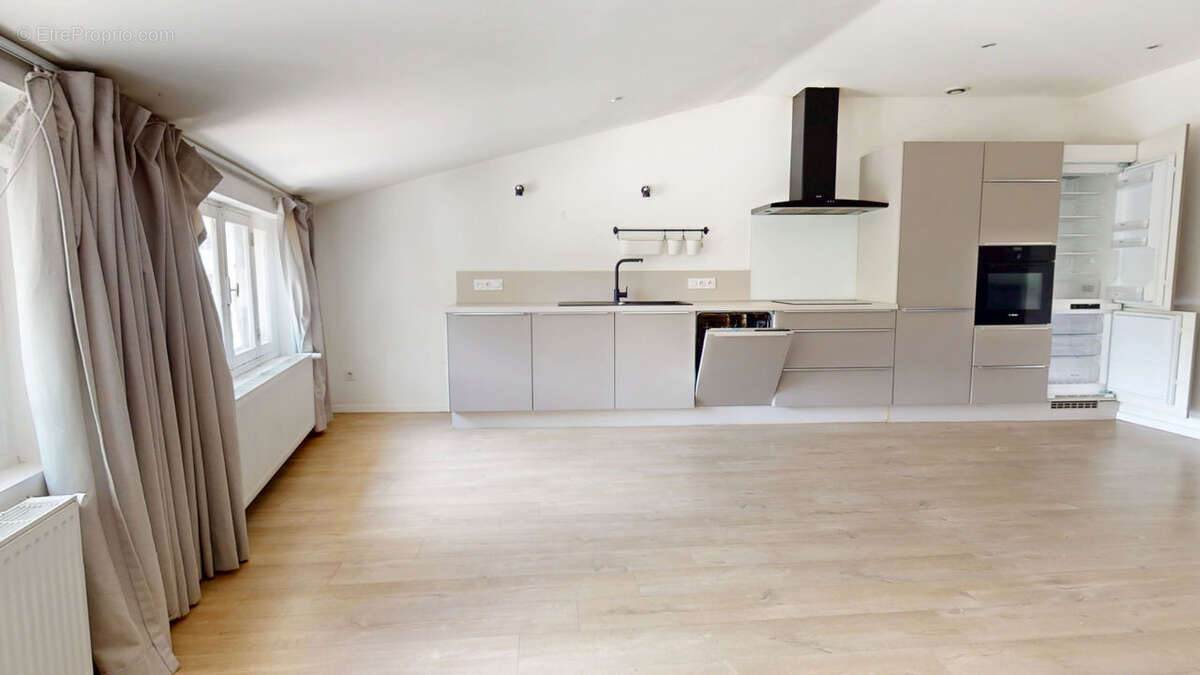 Appartement à SAINT-ETIENNE