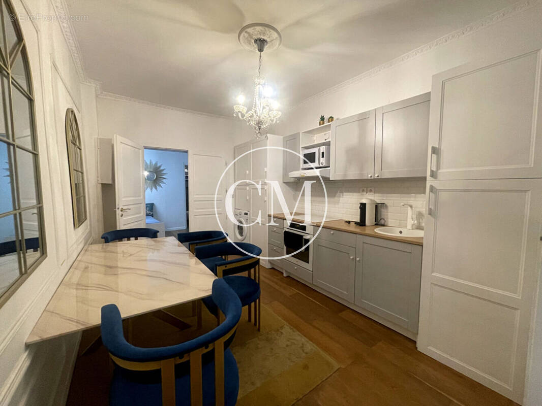 Appartement à VERSAILLES