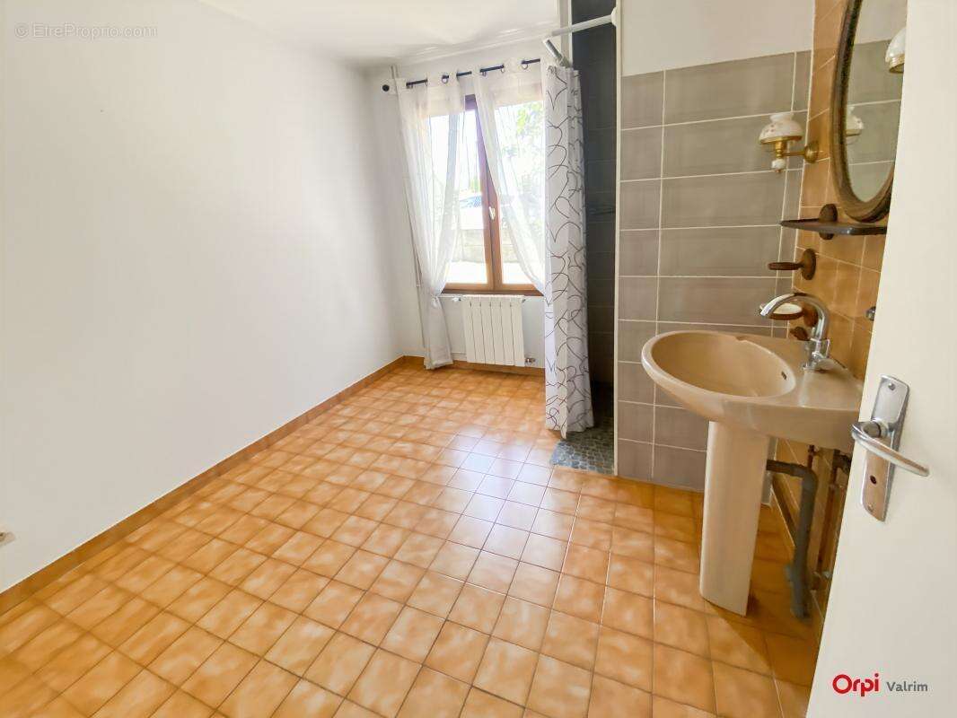 Maison à CHALETTE-SUR-LOING