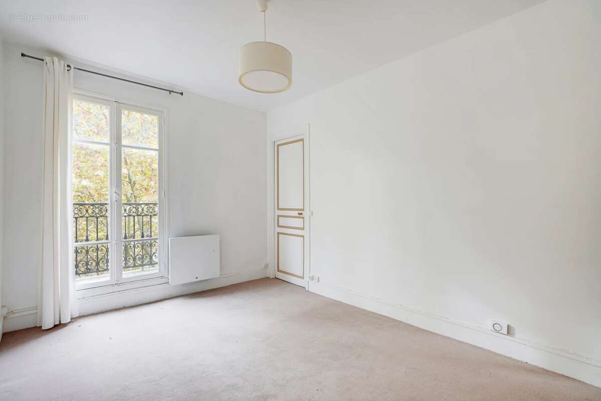 Appartement à PARIS-15E