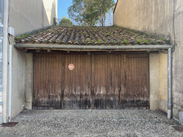 Parking à LA REOLE