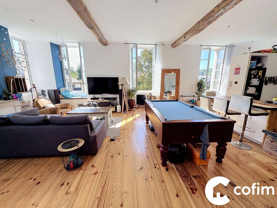 Appartement à MAZERES-LEZONS