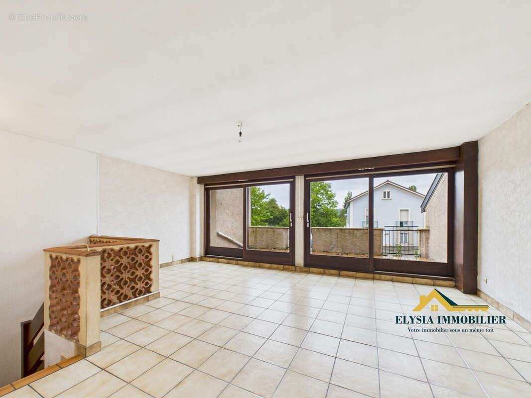 Maison à BAYONVILLE-SUR-MAD