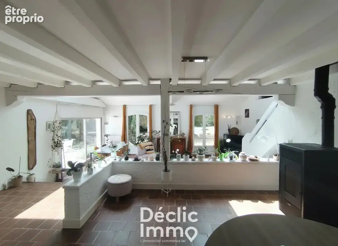 Maison familiale de 156 m² avec dépendance pro sur 2700 m² de terrain MAGNAC SUR TOUVRE - photo 5