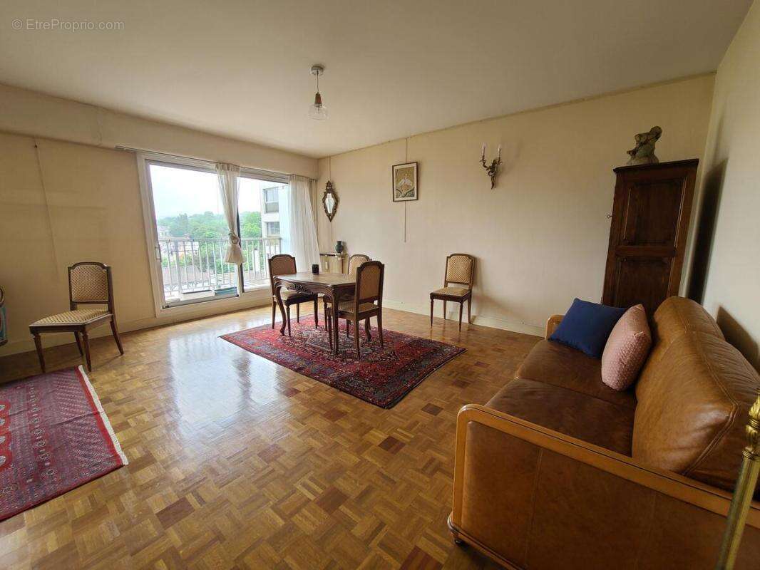 Appartement à RUEIL-MALMAISON