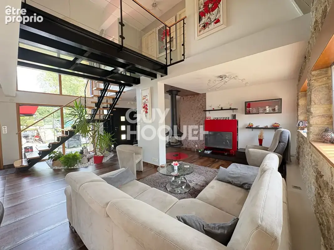 Propriété de caractère avec piscine, 4 000 m² de terrain et maison indépendante à MONTERBLANC - photo 3