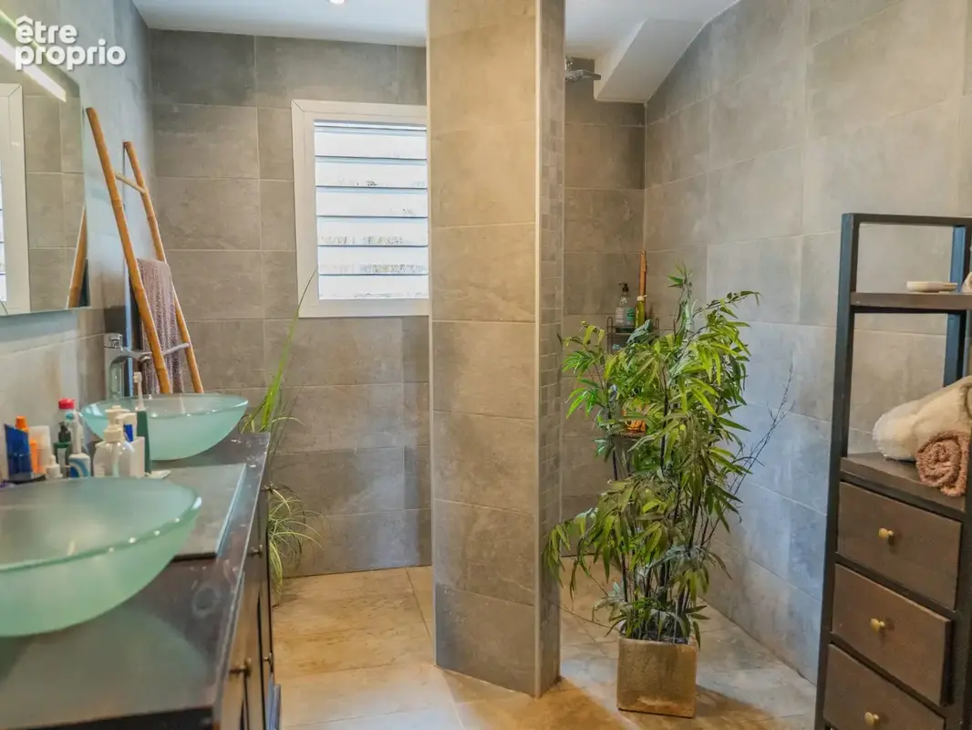 Maison 5 pièces 130 m² à vendre à Saint-Paul (97460) - photo 7