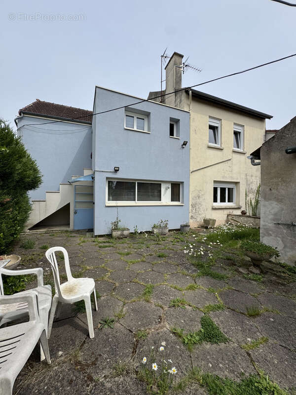 Maison à MONTCHANIN