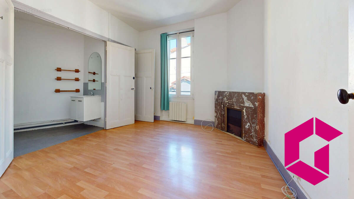 Appartement à SAINT-ETIENNE