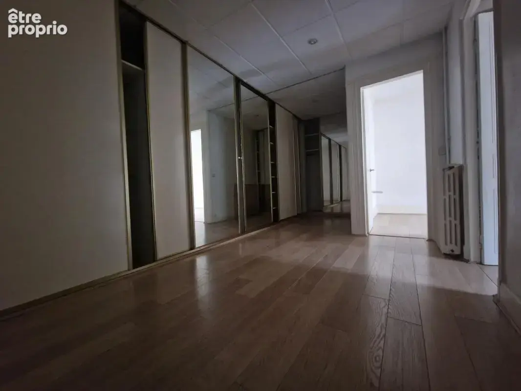 Appartement de 112m² habitables en hyper centre de Lagny-sur-Marne, lumineux, entrée, grand séjour avec balcon, cuisine équipée, - photo 13