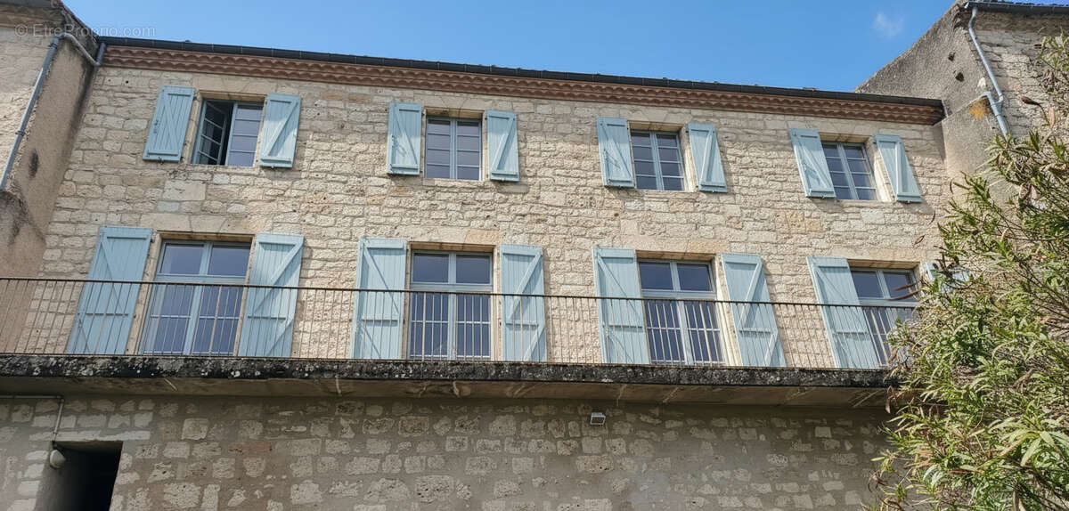Élégante demeure en pierre du XVIIe siècle avec jardins et vue imprenable à Lauzerte - photo 3
