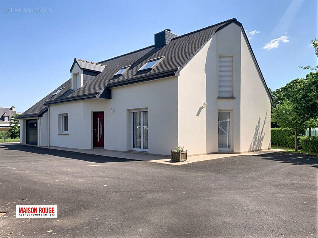 Maison à TINTENIAC