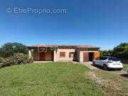 Maison à GROSPIERRES