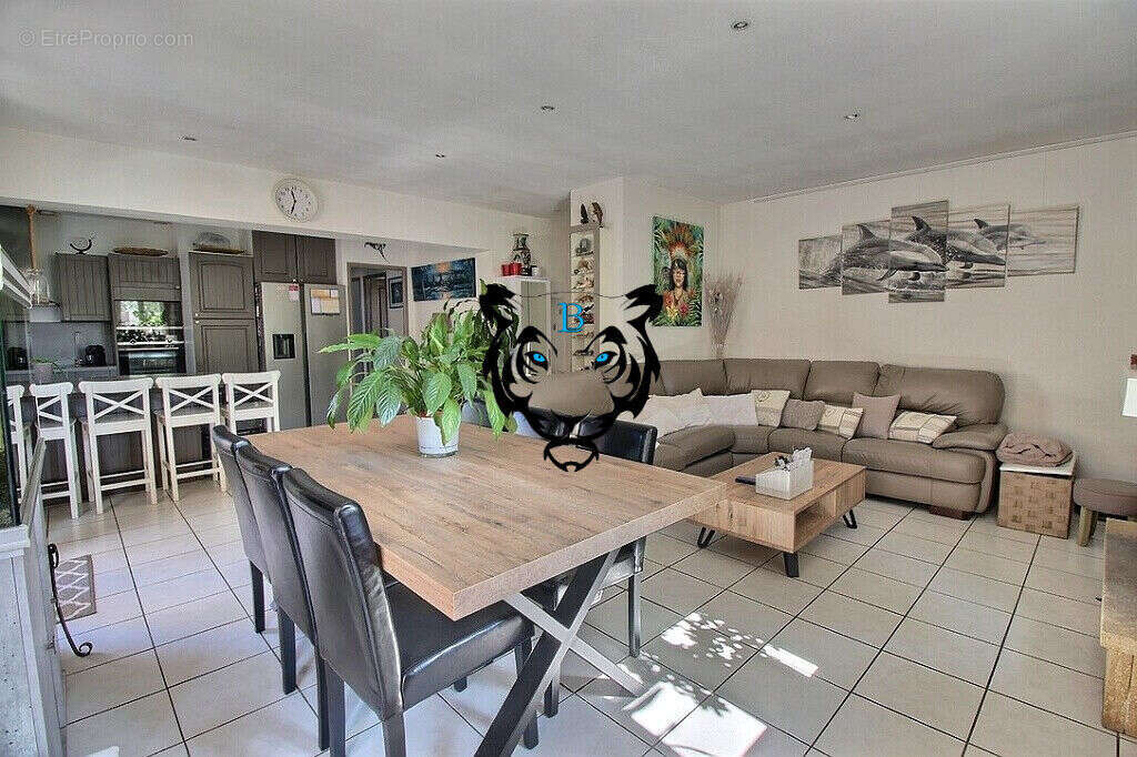 Maison à MONTAUROUX