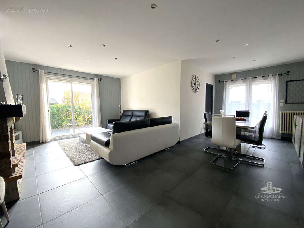 Maison à GRANDCHAMPS-DES-FONTAINES