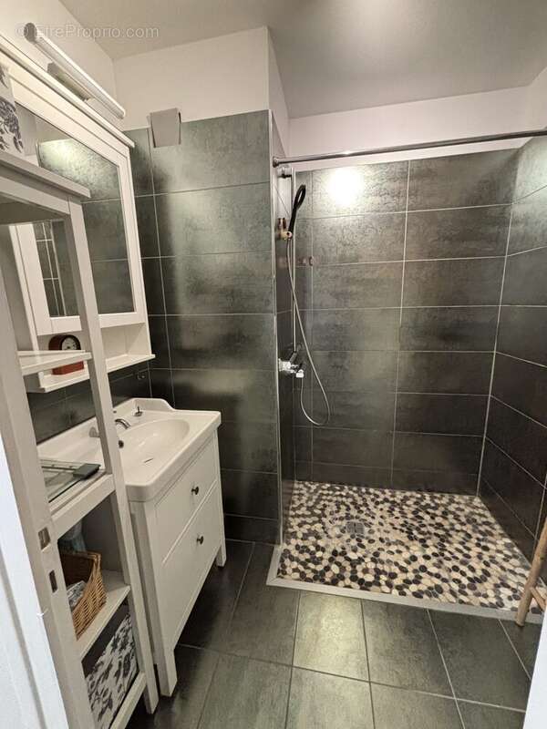 Appartement 85 m² à Romans-Sur-Isere  - photo 9
