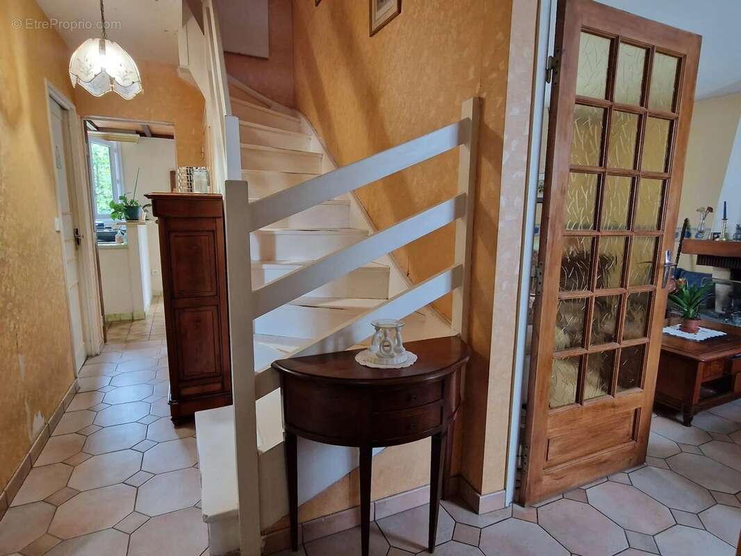 Maison à VOISINS-LE-BRETONNEUX