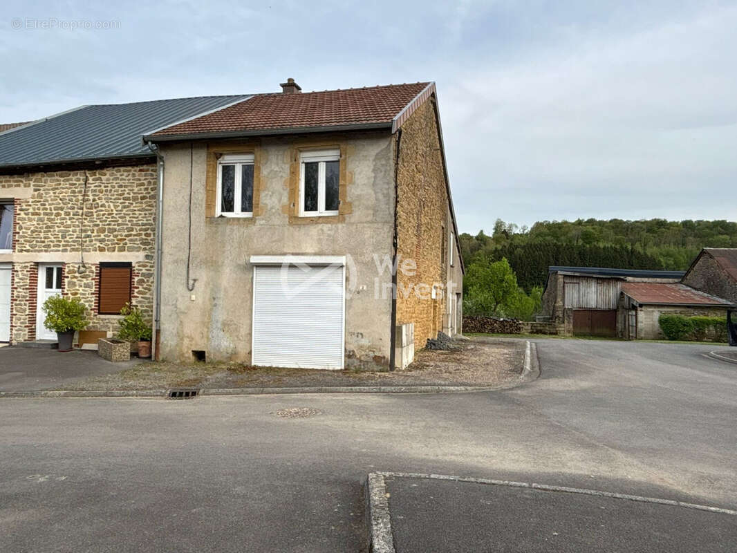 Maison à POURU-AUX-BOIS