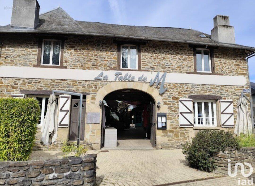 Photo 1 - Commerce à UZERCHE